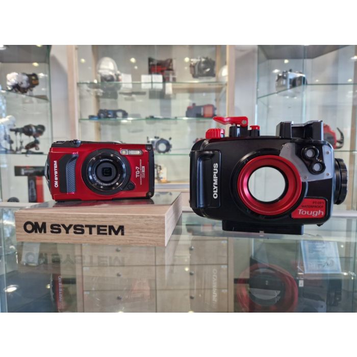 Olympus Tough TG-7 Red + PT-059 underwater housing